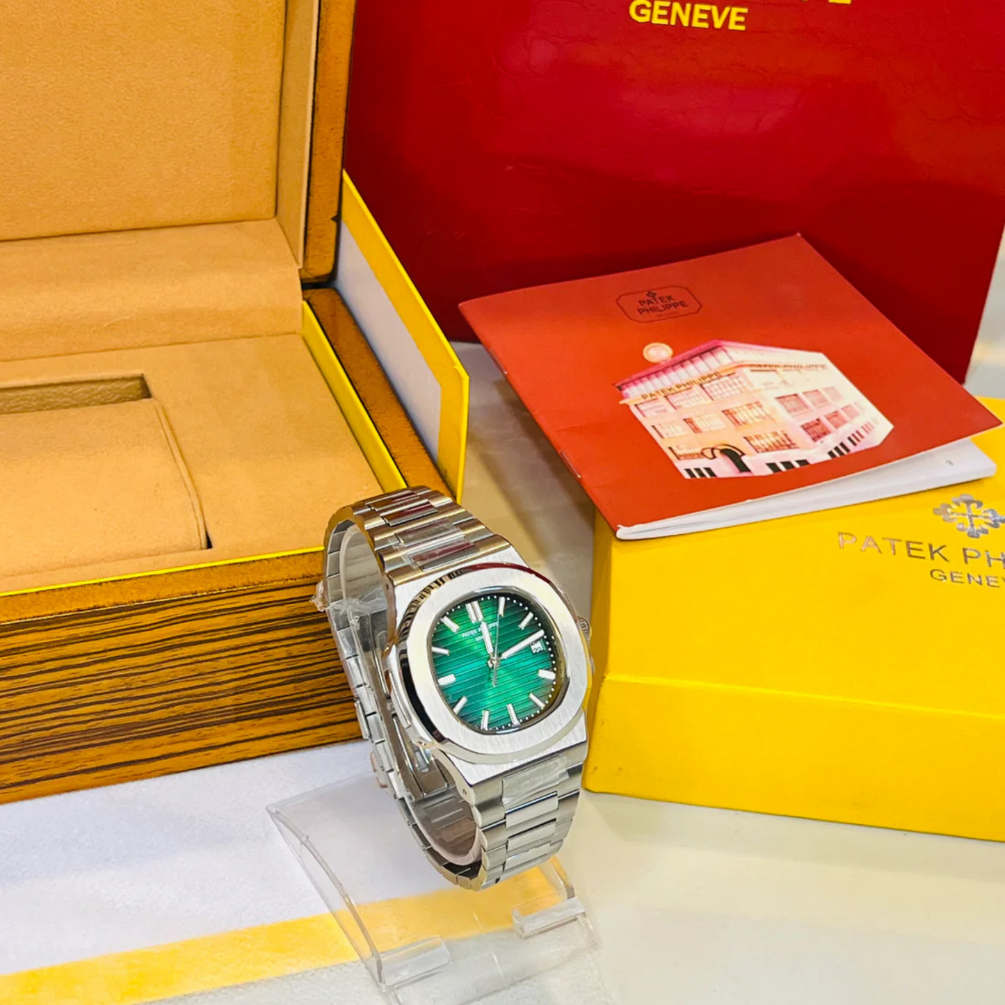 Patek Philippe Nautilus – Silver & Green
